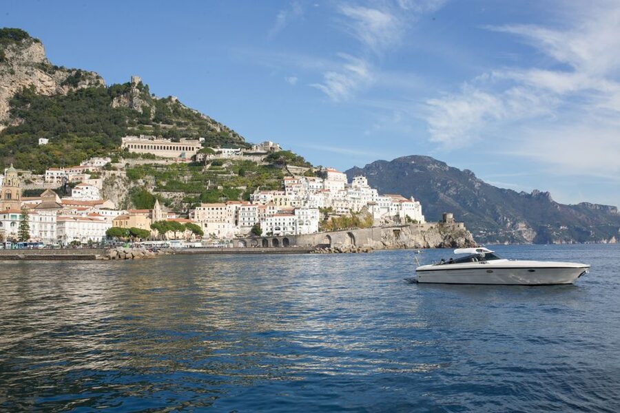 From Positano: Private Boat Tour to Capri or Amalfi - Lunch by the sea: what’s included, what to plan for
