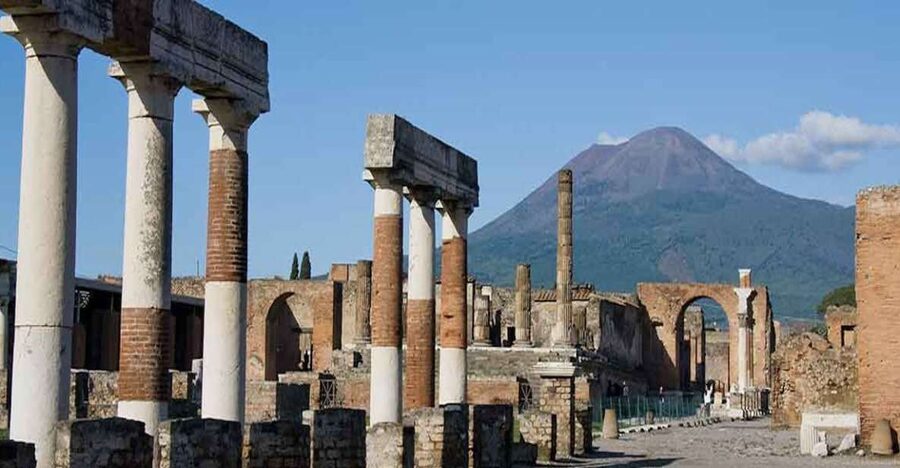 From Rome: Amalfi Coast and Pompeii, Full Day Private Tour - The Positano Stop: Lunch, Shopping, and a Coastal Reset