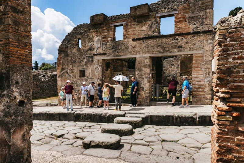 From Rome: Day Trip to Pompeii and Sorrento with Lunch - Should you book Pompeii and Sorrento with lunch and Wi-Fi?