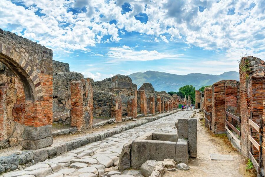 From Rome: Pompeii, Positano and Amalfi Full-Day Tour - The real draw: squeezing Pompeii and the Amalfi Coast into one day