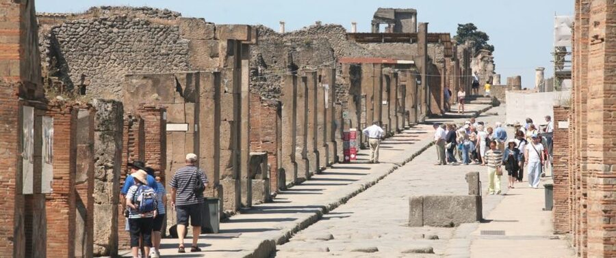 From Rome: Pompeii, Positano and Amalfi Full-Day Tour - The Amalfi drive: breathtaking views, but also sharp turns and motion sickness risk