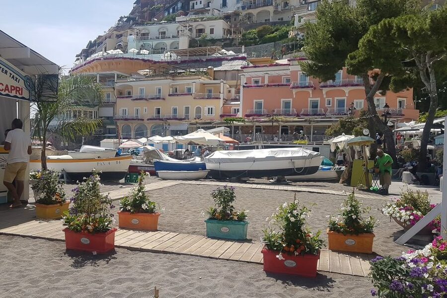From Rome: Pompeii, Positano and Amalfi Full-Day Tour - Season reality: when Positano changes or closes