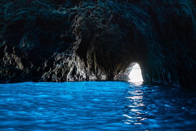 From Sorrento: Capri Small-Group Boat Tour with 4 Hours ashore - Key things I’d clock before you go