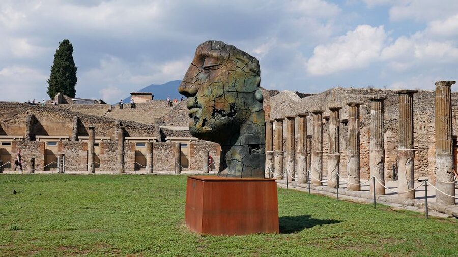 From Sorrento: Day Tour to Pompeii Ruins and Mount Vesuvius - Pizza lunch near Pompeii: good, sometimes variable, always included