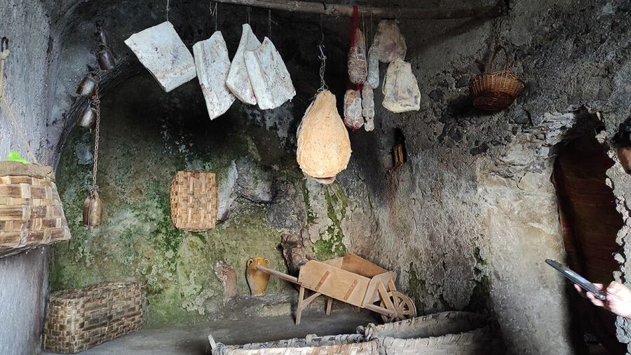 From Sorrento: Path of the Gods Hike with Tasting Stop - The Shepherd’s Refuge Stop: Food, Drinks, And A Slow Moment