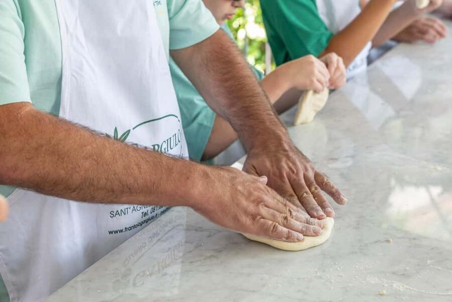 From Sorrento: Pizza-Making Class w/ View of Mount Vesuvius - Who this class is best for, and who might skip it