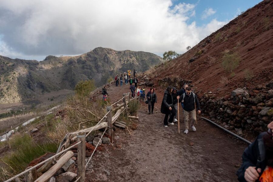 From Sorrento: Pompeii and Vesuvius Guided Tour with Lunch - Thermopolium, Lupanare, Forum, and the Stabian Baths