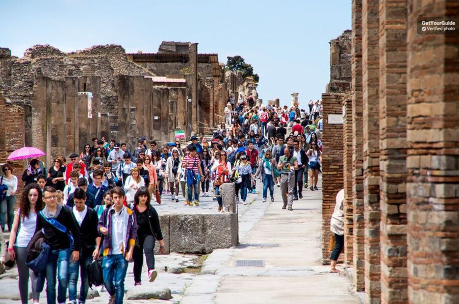 From Sorrento: Pompeii Ruins All-inclusive Guided Tour - From Sorrento to Pompeii: The All-in-One Train Setup