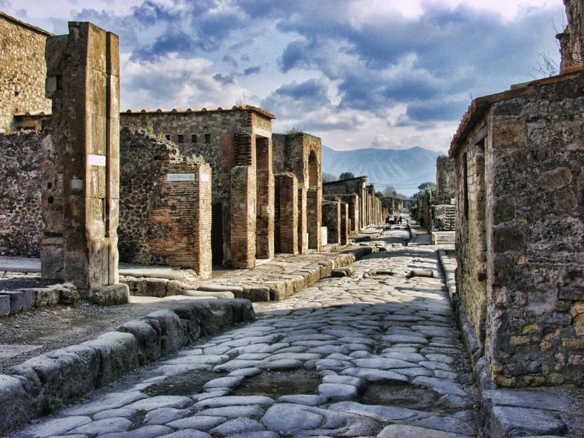 From Sorrento: Skip-the-Line Pompeii Tour and Vineyard Lunch - What to Pack for Pompeii Heat (and a Winemaker’s Viewpoint)