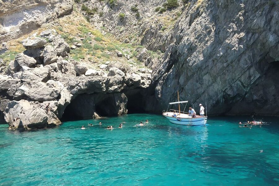 From Sorrento to Capri and Positano: Private Boat Tour - Positano land time: colorful cliffs, cobblestone lanes, and photo stops
