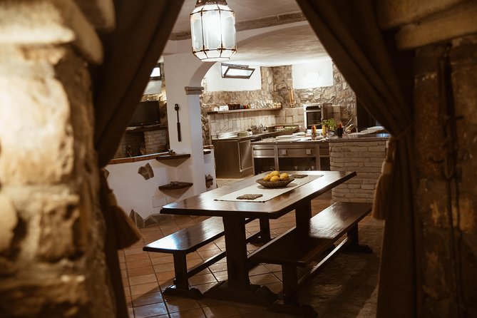 Hands-On Italian Cooking Class with Local Sorrento Chef - Entering the Bella Sorrento Kitchen: How the Session Runs