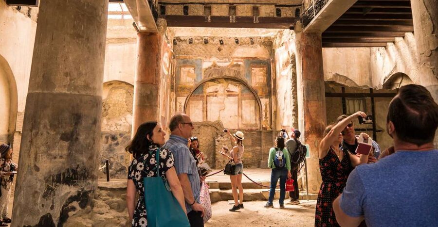 Herculaneum: Private Walking Tour with Archeologist Guide - Your 2-hour route inside the Archaeological Park