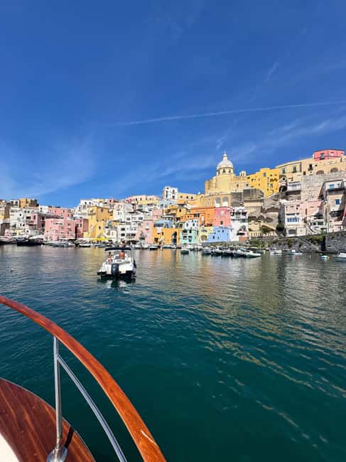 Ischia and Procida Private Day Cruise : From Sorrento - The Return Trip: Gulf of Naples, Vesuvius, and a Final Look at the Islands