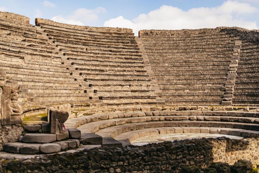 Naples: Pompeii and Mt. Vesuvius with Lunch and Wine Tasting - Who should book this tour, and who should skip it