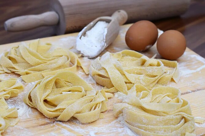 Pasta and Pizza Master Class with Pick Up in Sorrento - Lunch you eat right after cooking, plus the take-home value