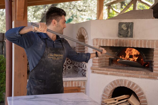 Pasta and Pizza Master Class with Pick Up in Sorrento - FAQ