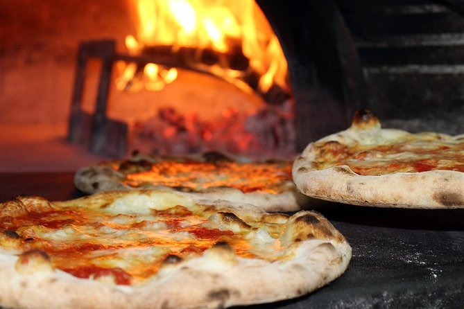 Pizza School Experience from Sorrento - The tasting moment: sample pizzas and compare results