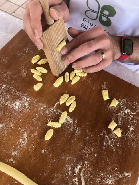 Pompei: Cooking class fresh pasta - Sabrina’s Garden Setup: Nature Views Plus Local Ingredients