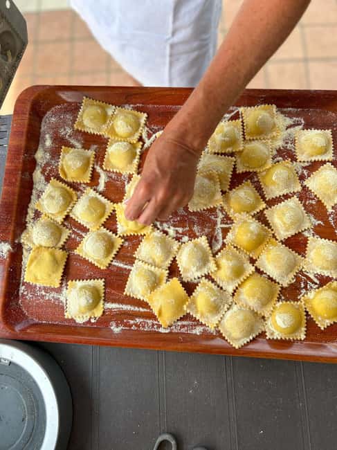 Pompei: Cooking class fresh pasta - Finding Giardini Balestrieri and Getting Ready With Your Apron