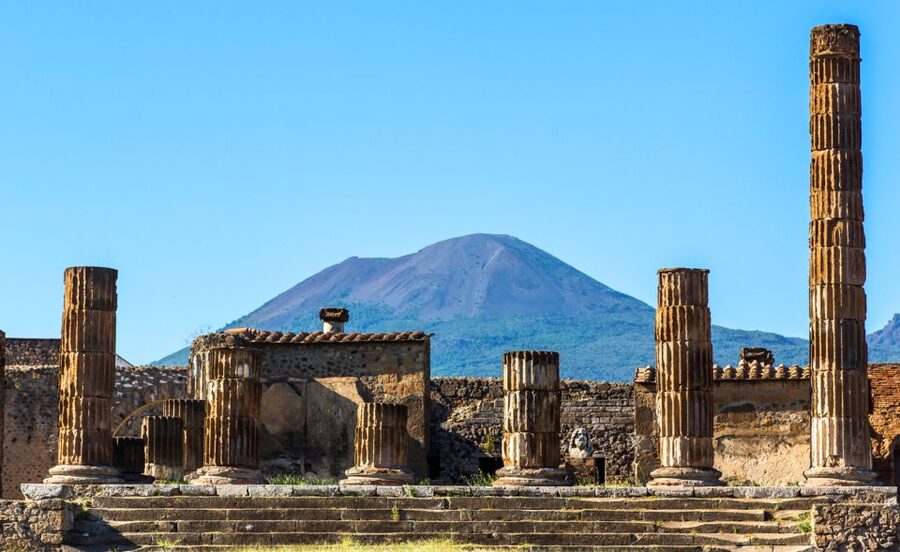 Pompei tickets and Audioguide in the office - Picking up your tickets and audio at the QUO VADIS TOUR office