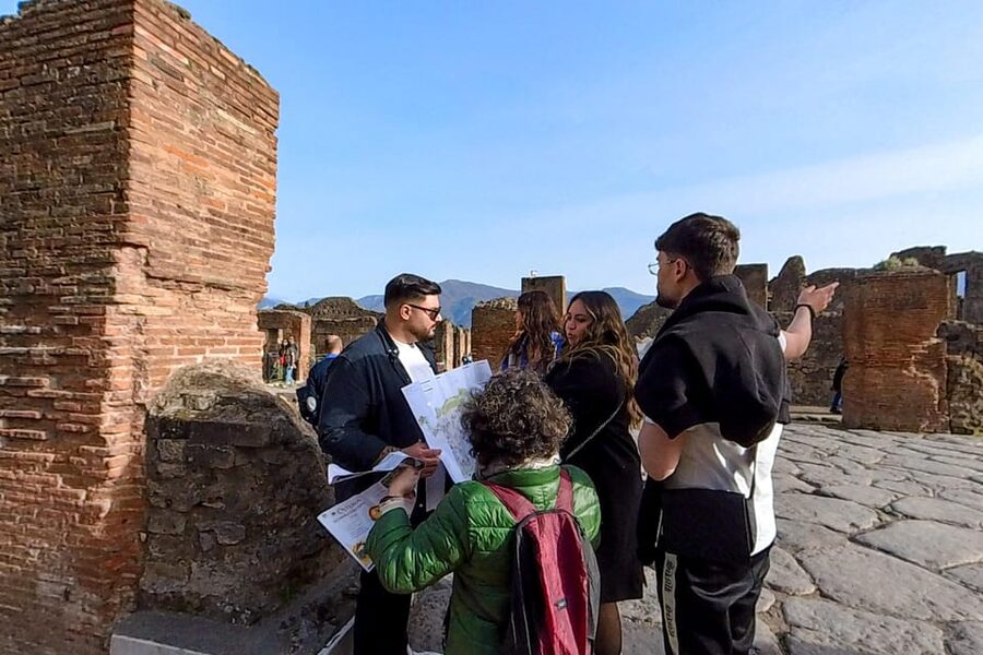 Pompeii: 2 Hours Skip the Line Visit with a Licensed Guide - Stabian Baths: where Pompeii social life becomes visible