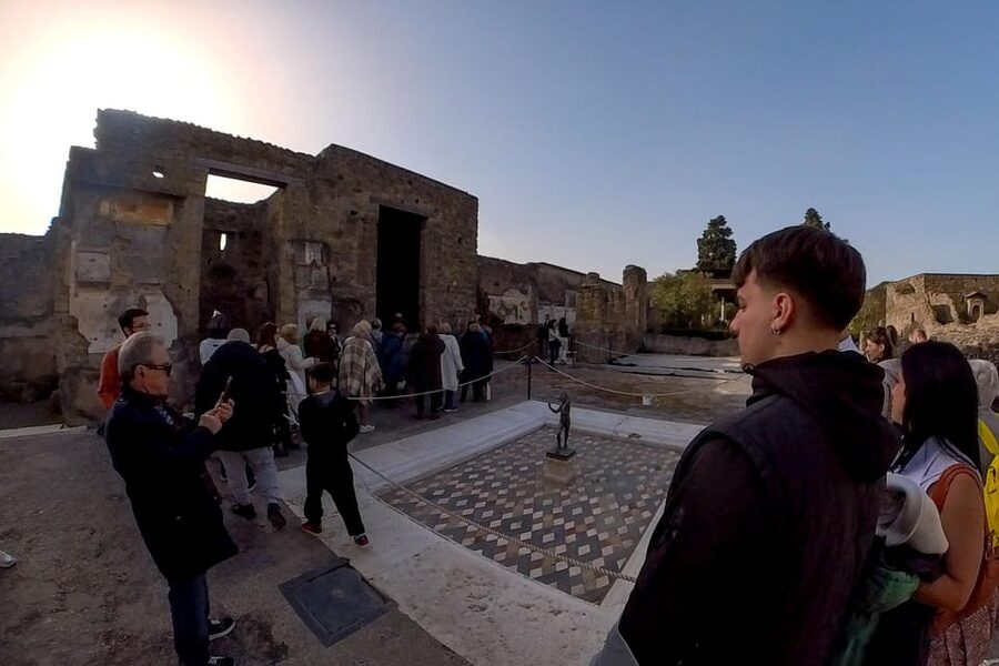 Pompeii: 2 Hours Skip the Line Visit with a Licensed Guide - Languages and guide style: English or Spanish, plus real-world pacing