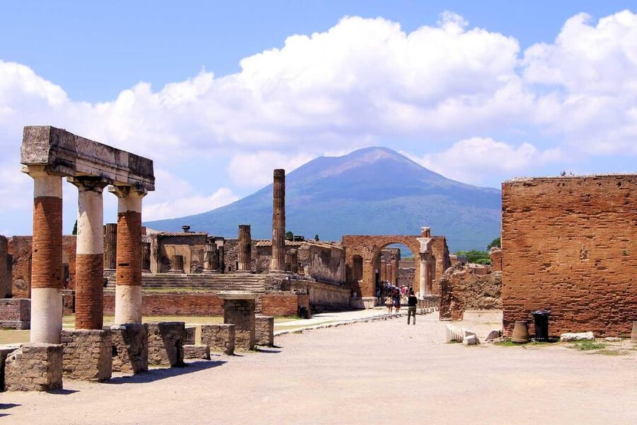 Pompeii 2H Private Guided Tour with Optional Tickets - Where you meet: Pompei Scavi, Villa dei Misteri side