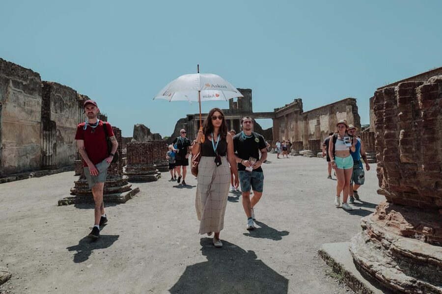 Pompeii 3hours Villa of Mysteries tour with an Archaeologist - The first stops: Pompeii as a city, not a museum