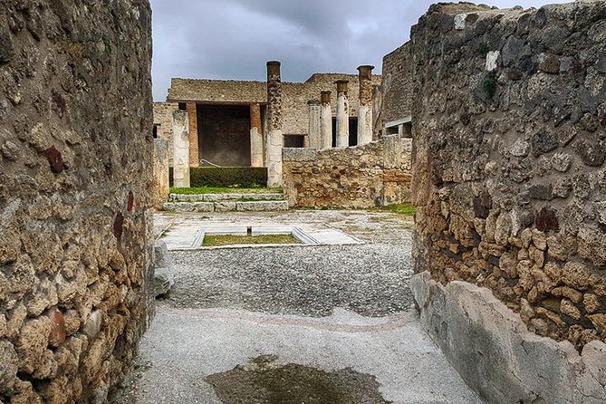 Pompeii and Amalfi Coast Private Day Trip with Pick Up - Entering Pompeii: two hours is short, unless you plan the way you want to see it