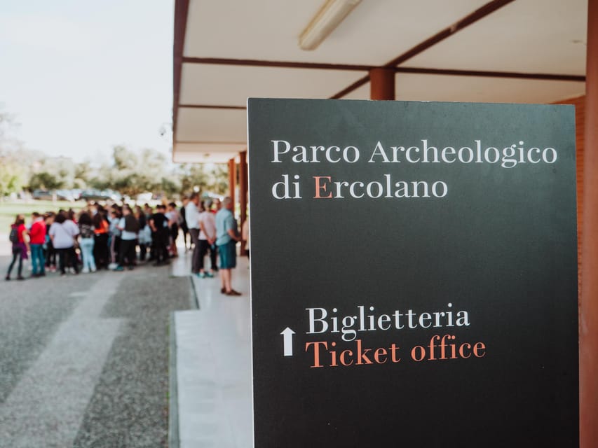 Pompeii and Herculaneum small group excursion from Sorrento - The guides: archaeologist insight and real personality on the job