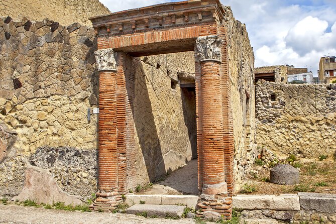 Pompeii and Herculaneum Small Group Tour with an Archaeologist - Herculaneum stops that show daily life, down to the doorposts