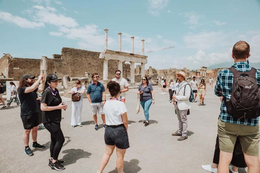 Pompeii and Oplontis: Small Group Tour with an Archaeologist - Pompeii’s western highlights: Forum to baths, in a smart 2-hour route