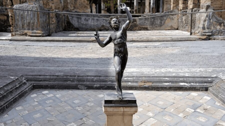 Pompeii Audioguide - TravelMate app for your smartphone - Your 48-minute self-guided run through Pompeii’s main stops