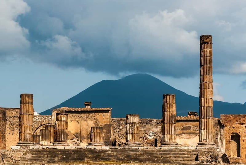 Pompeii: Exclusive Tour with Archaeologist and Entry Tickets - Forum Baths and the feel of leisure and routine