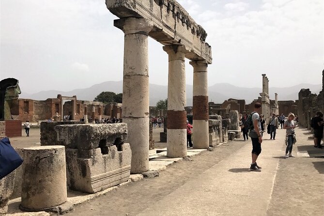 Pompeii: Guided Small Group Tour Max 6 People with Private Option - Small-group size: why max 6 changes the experience