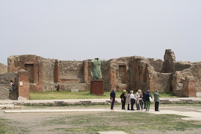 Pompeii: Guided Small Group Tour Max 6 People with Private Option - Language options: good for friends and families