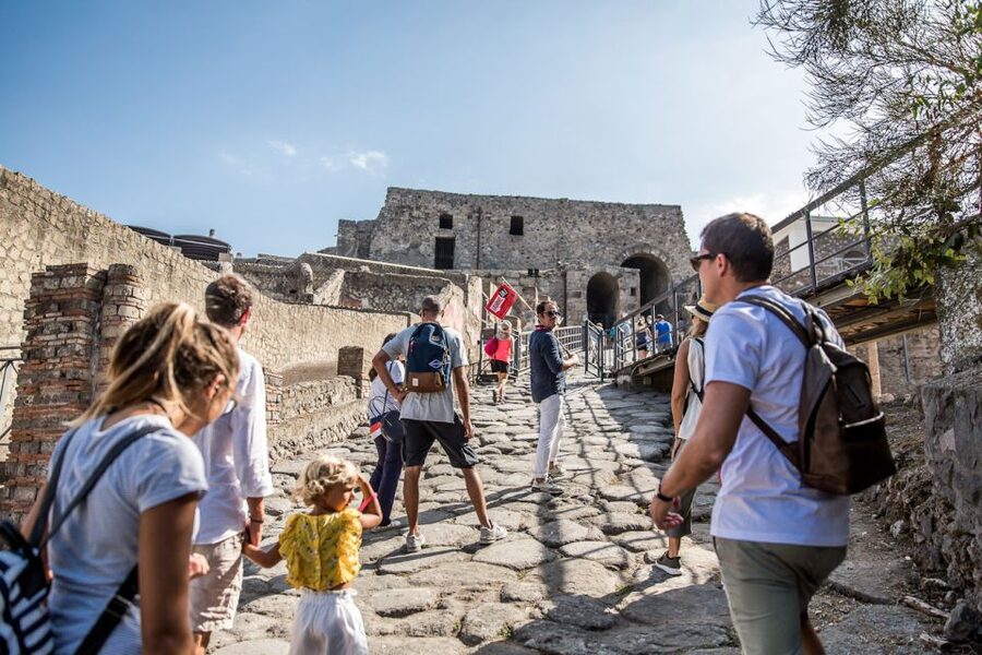Pompeii: Guided Tour and Skip-the-Line Ticket - Finding Porta Marina fast, and what the first minutes do for you