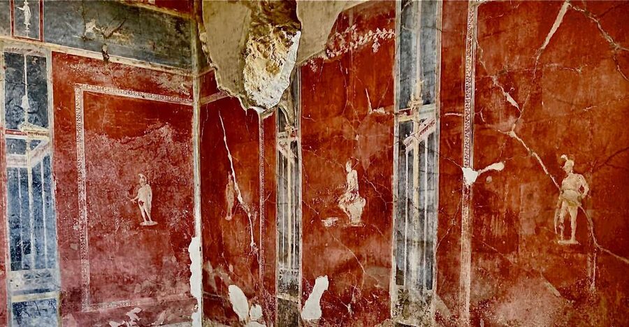Pompeii: Guided Tour & Skip the Line Ticket - The core experience: streets, Roman daily life, and what happened on Vesuvius day