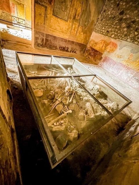 Pompeii in 2h and 30mnt: walk with local guide - Meeting Near Parking Zeus, Then Getting Into Pompeii Without the Usual Wait