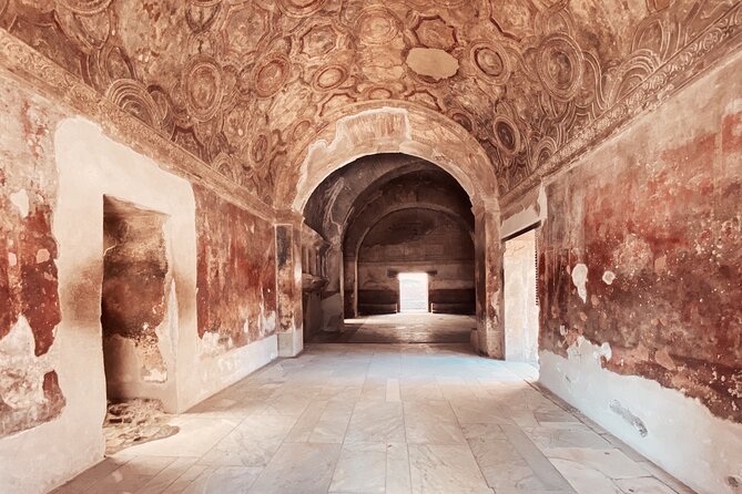 Pompeii Private Tour with an Archaeologist and Skip The Line - 3 hours - Odeon to Teatro Grande, Roman entertainment without the guesswork
