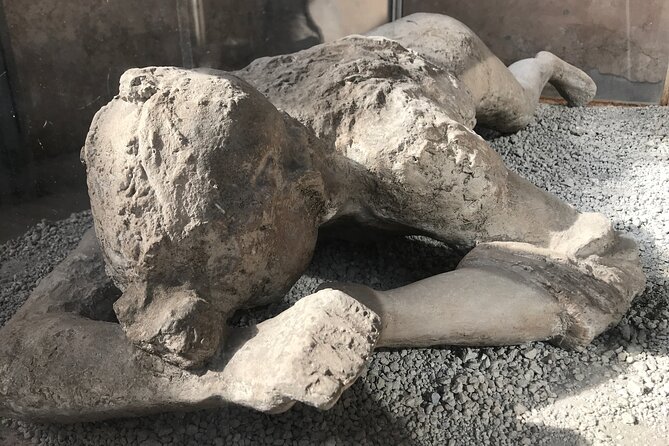 Pompeii Private Tour with an Archaeologist and Skip The Line - 3 hours - Stabian Baths and Granai areas, where “real life” shows