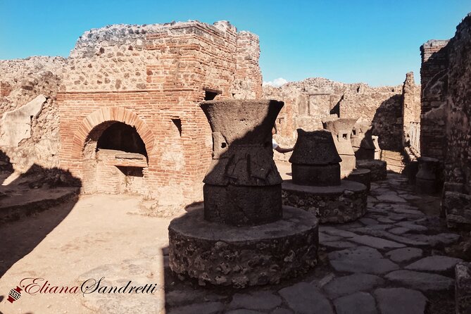 Pompeii Private Tour with an Archaeologist and Skip The Line - Stop: The Small Theater (Odeion) and Roman Acoustics