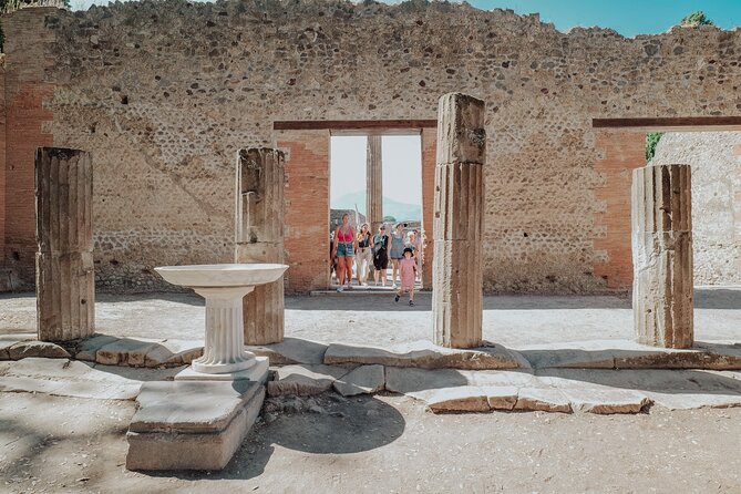 Pompeii Private Tour with an Archaeologist Guide - Should you book this Pompeii archaeologist tour?