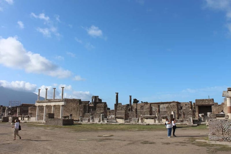 Pompeii: Skip-the-Line Guided Archaeological Discovery Tour - The big highlights you should look for during the tour