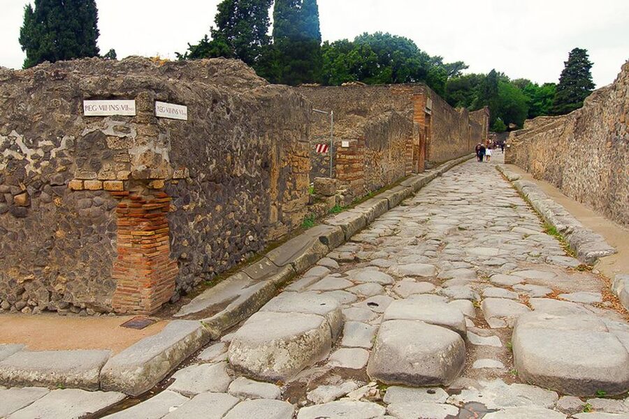 Pompeii: Skip-the-Line Guided Tour with Expert Archaeologist - Plaster Casts and the Human Moment You Cannot Unsee