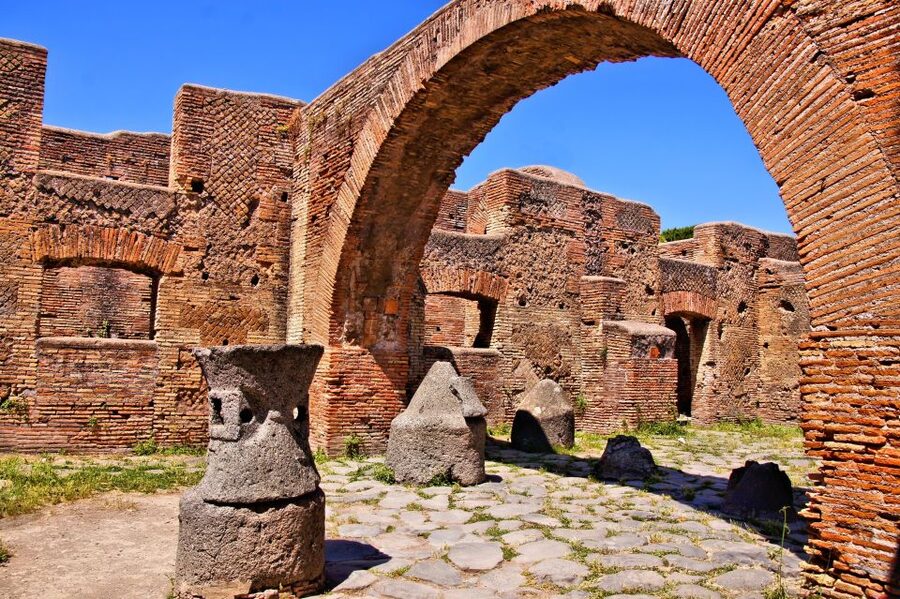 Pompeii Skip the line ticket+transfer from Naples - The Roundtrip Transfer: 45 Minutes Each Way, With an Eye on the Clock
