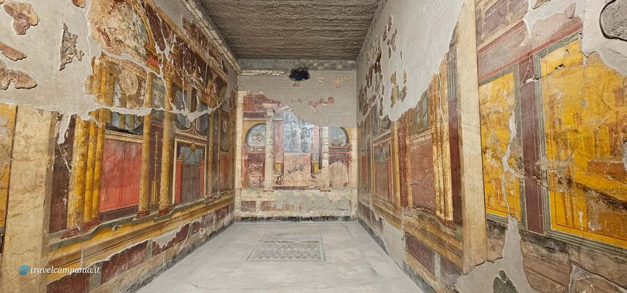 Pompeii, skip-the-line ticket with smartphone audio guide on App - Meeting at the Wellcome Box and Getting Your Smartphone Audio Guide