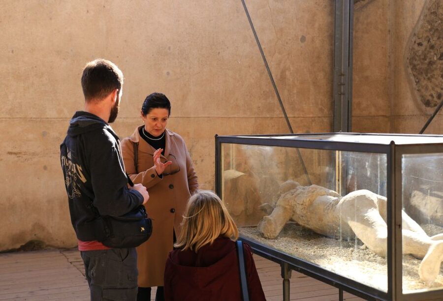 Pompeii: Skip-the-Line Tickets and Tour with Archaeologist - Streets, Houses, and the Roman Routine You Can Follow