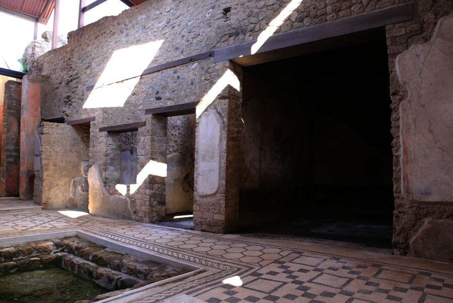 Pompeii: Skip-the-Line Tour for Kids and Families - Getting There: Meeting Points Around Hotel Vittoria