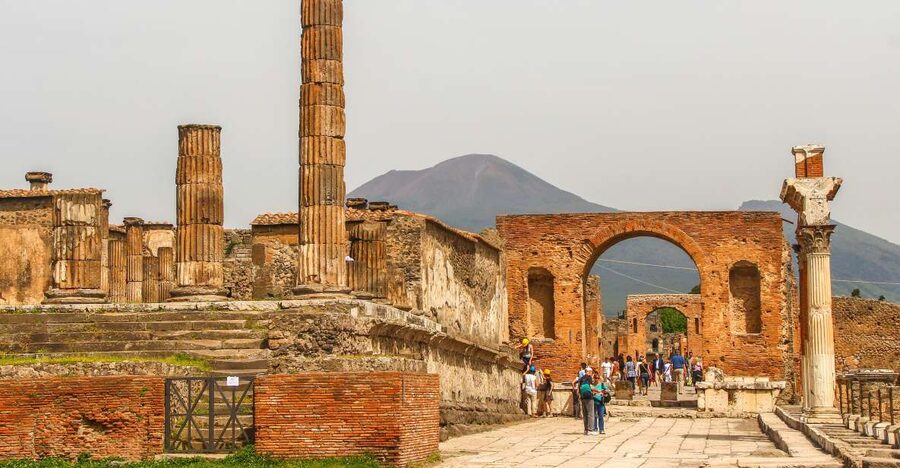 Pompeii: Small Group Guided Tour and Skip-the-Line Ticket - Meeting at IBT Center, then straight into Pompeii